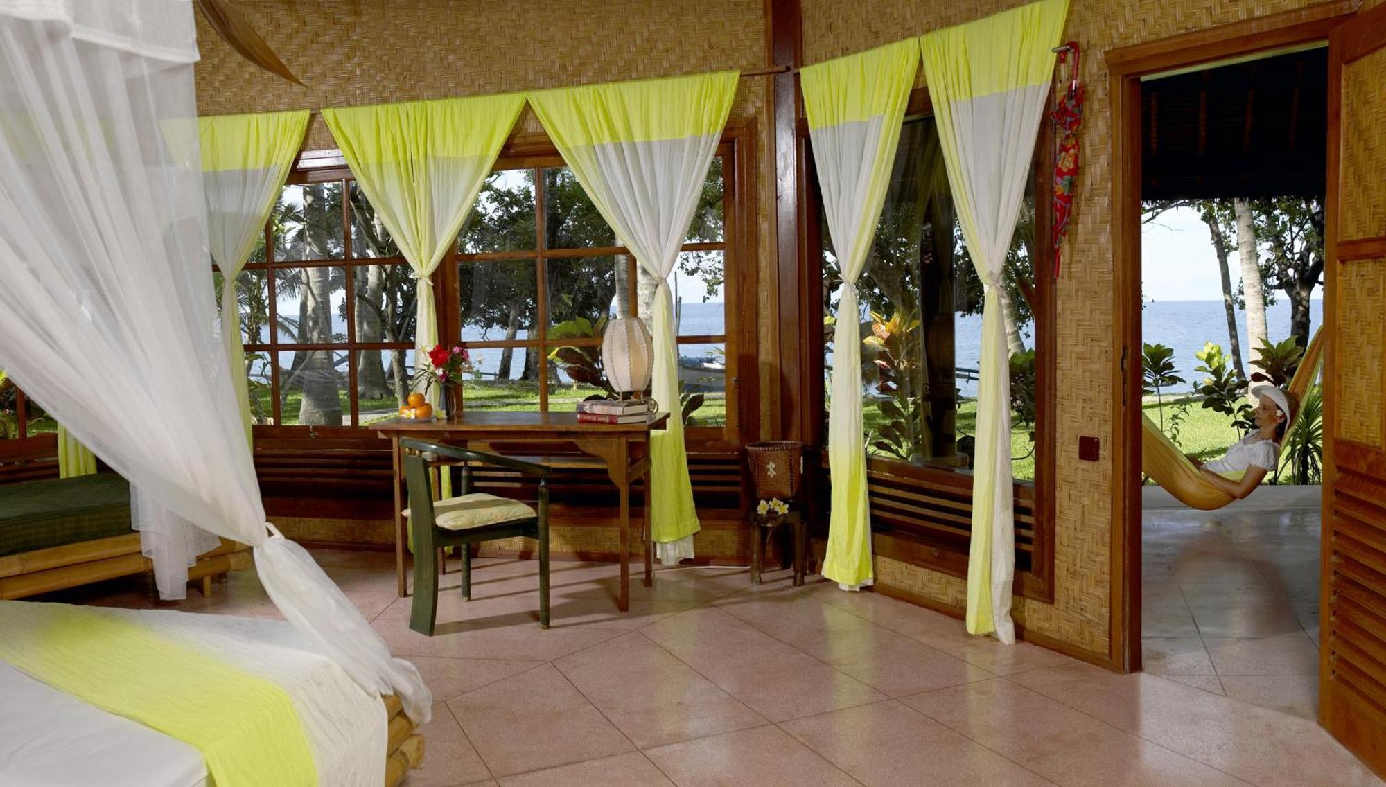 Gaia-Oasis Beach Resort Tejakula Exterior photo